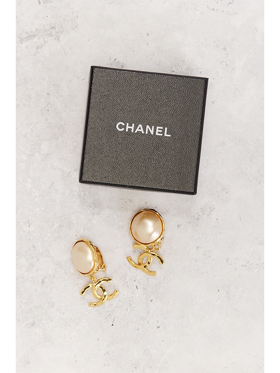 2023/24FW◆送料込【CHANEL】クリップオンペンダント イヤリング 存在感抜群でポイントに☆】CHANEL イヤリング CCロゴ 大きめ