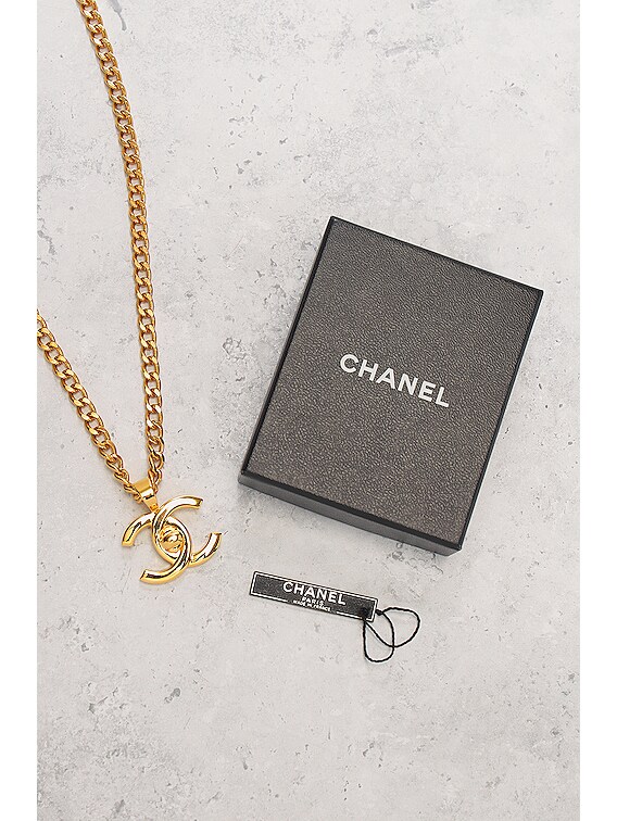 Chanel Turn Lock Necklace in Metallic | Lyst