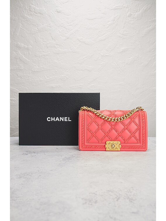 FWRD Renew CHANEL バッグ - Pink | FWRD