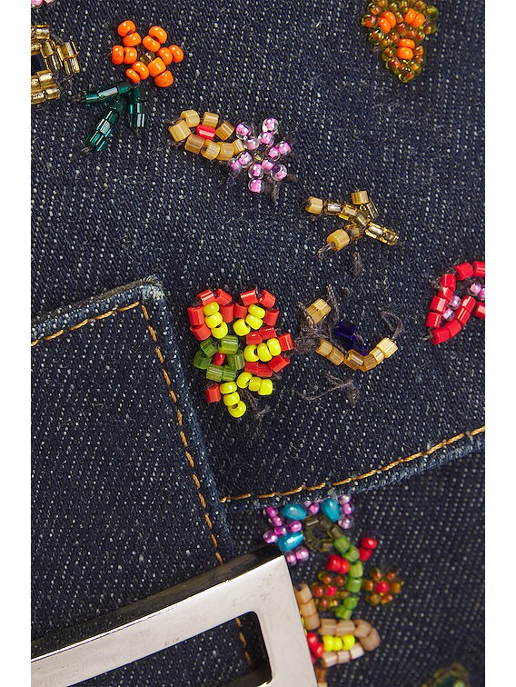 FENDIデニム花柄ビーズバッグ Fendi Floral Beaded Denim Baguette – thestilstyle