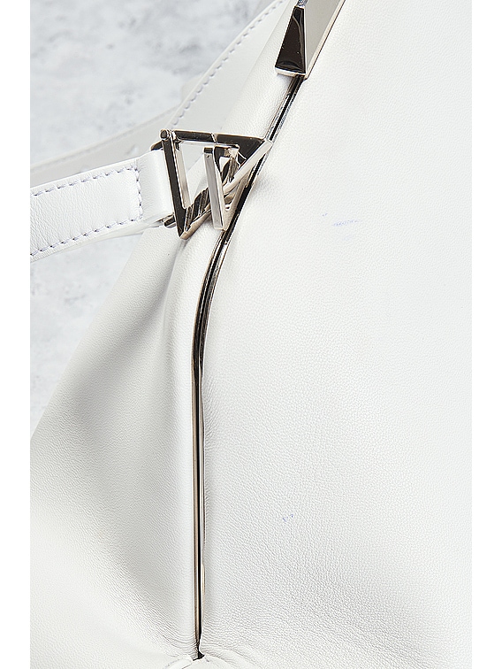 【関税込み】THE ATTICO DAY OFF' SHOULDER BAG Day Off'' white shoulder bag for Women | THE ATTICO®