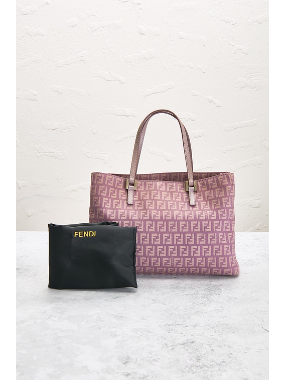 FENDIトートバッグ ラージ PALE PINK FENDIトートバッグ ラージ PALE PINK