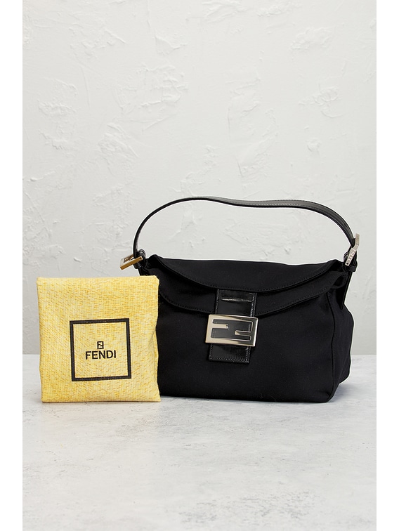 Fendiハンドバッグ FENDI Woven Crochet Baguette NM Bag | Tuckernuck Archive Collection