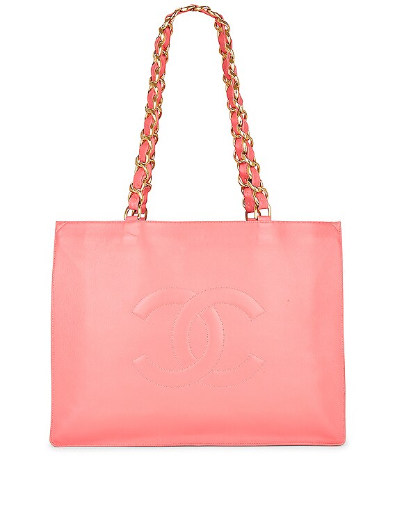 Chanel Jumbo CC Chain Shopping Tote Bag in Pink