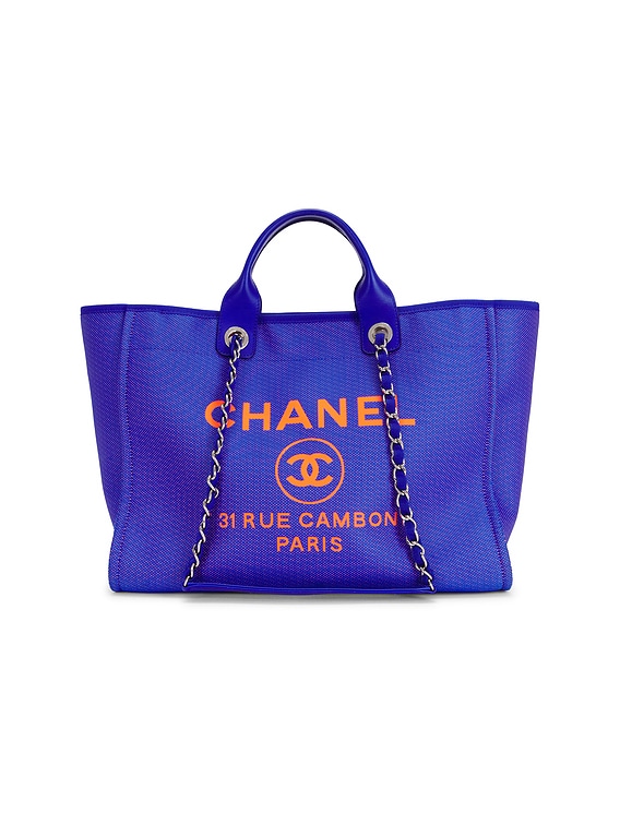 6/9限定価格CHANEL ノベルティバッグ スパンコールトート ブルー FWRD Renew Chanel Deauville NM Tote Bag in Blue | FWRD