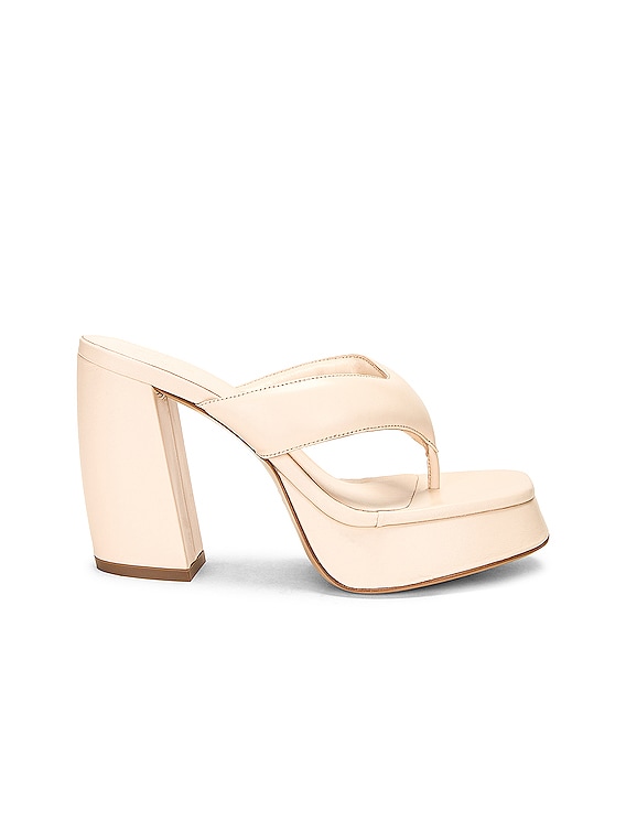 Pendulum Cream Platform Sandals by Chinese Laundry - Final Sale – Gallery  512 Boutique