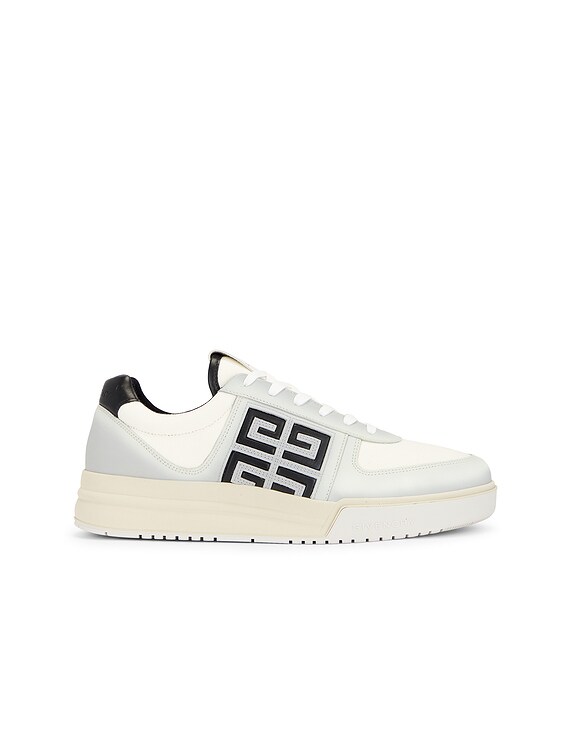 Givenchy スニーカー - White & Black | FWRD