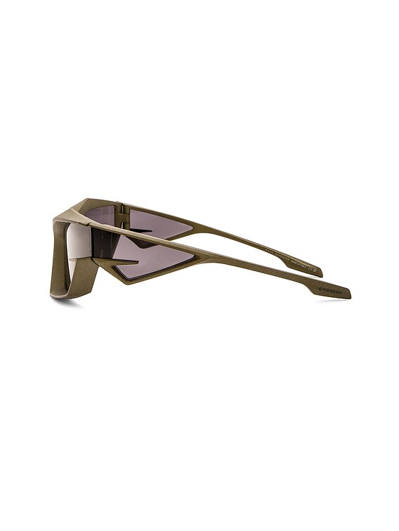 Givenchy サングラス - Matte Green | FWRD
