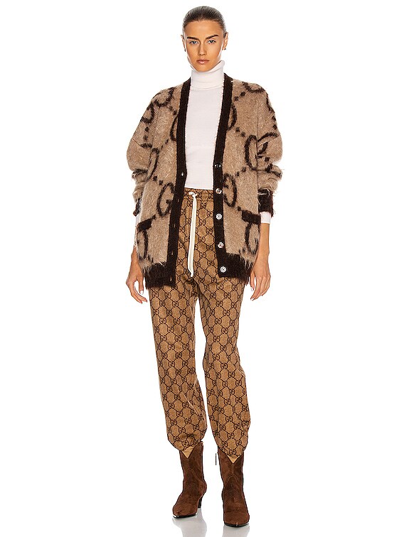 GUCCI キャメル・モヘヤ混 ニットカーディガン フリンジ ロゴプレート Gucci GG Reversible Long Sleeve Cardigan in Brown | FWRD