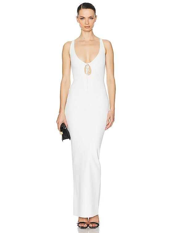 helsa white dress TRENDING NOW: DRESSES @Elsa Hosk shows off The Ophelia Dress, Leora & Jazzlyn Maxi Knit Dress from #fwrd #helsa #helsastudio #elsahosk #elsahoskstyle #elsahoskootd #elsahoskmakeup This Helsa midi dress features a square neckline at the front and back Helsa Teva Knit Dress in