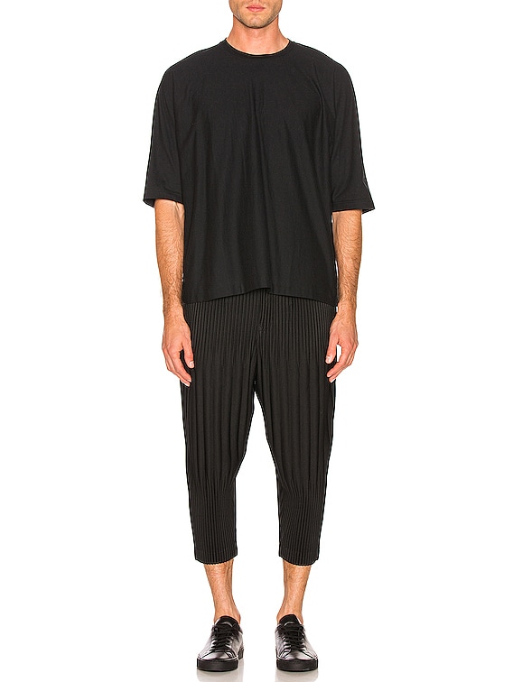 Homme Plisse Issey Miyake Release T in Black | FWRD
