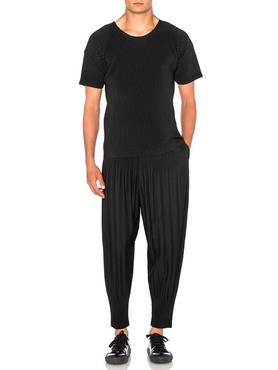 Homme Plisse Issey Miyake SHORT SLEEVE Tシャツ - Black | FWRD