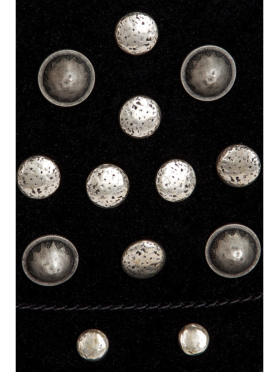 「ISABEL MARANT」KANAO スエード フリンジ＆スタッズ付き Isabel Marant Kanao Bag in Black & Silver | FWRD