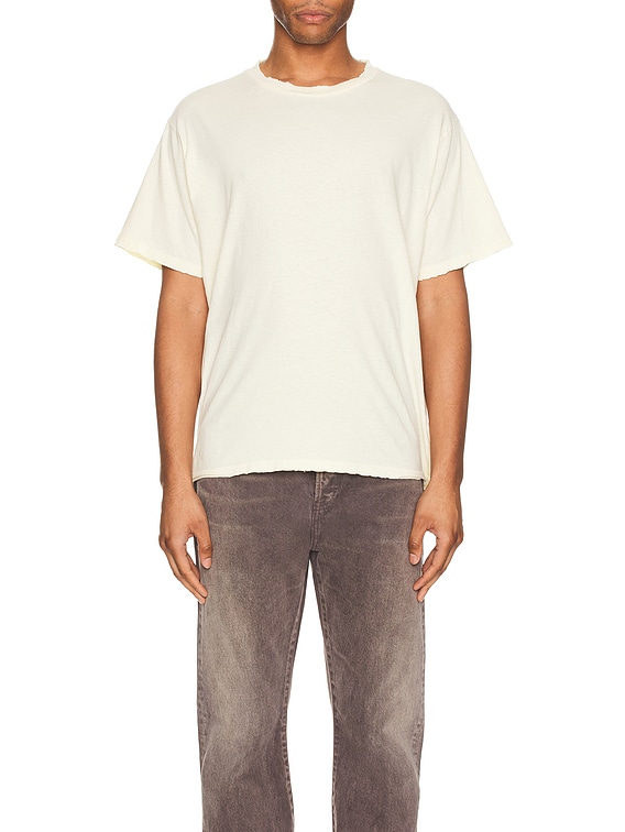 【関税込み】John Elliott オフホワイト Folsom サーマルTシャツ JOHN ELLIOTT Folsom Cropped Tee in Vintage White | FWRD