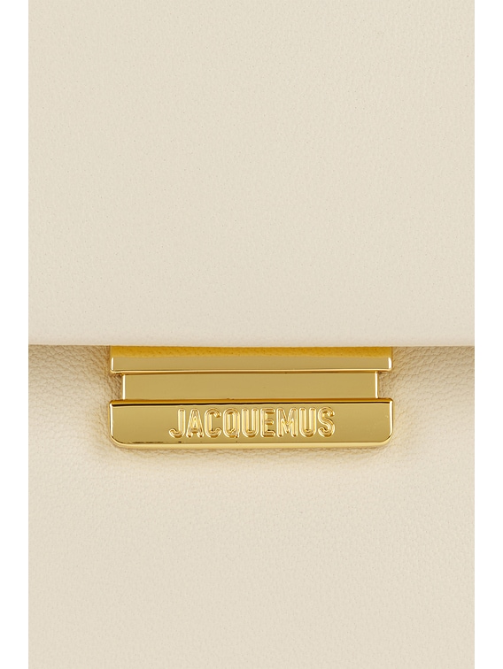 【関税込み】JACQUEMUS オフホワイト The Rond Carre クラッチ La Pochette Rond Carré leather clutch in white - Jacquemus