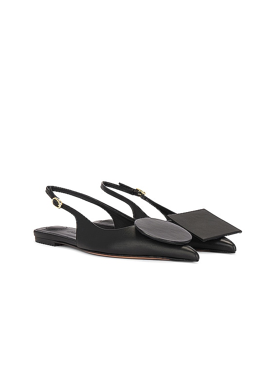 JACQUEMUS Duelo P スリングバック JACQUEMUS フラットシューズ - Black | FWRD