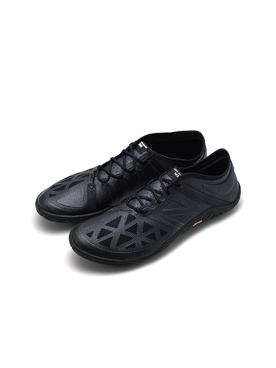 New Balance x JUNYA WATANABE UX200ベアフット Junya Watanabe x New Balance UX200 in Black | FWRD