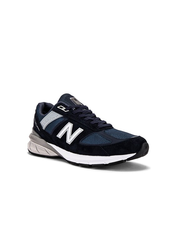 Junya Watanabe New Balance M990 V5 in Navy | FWRD