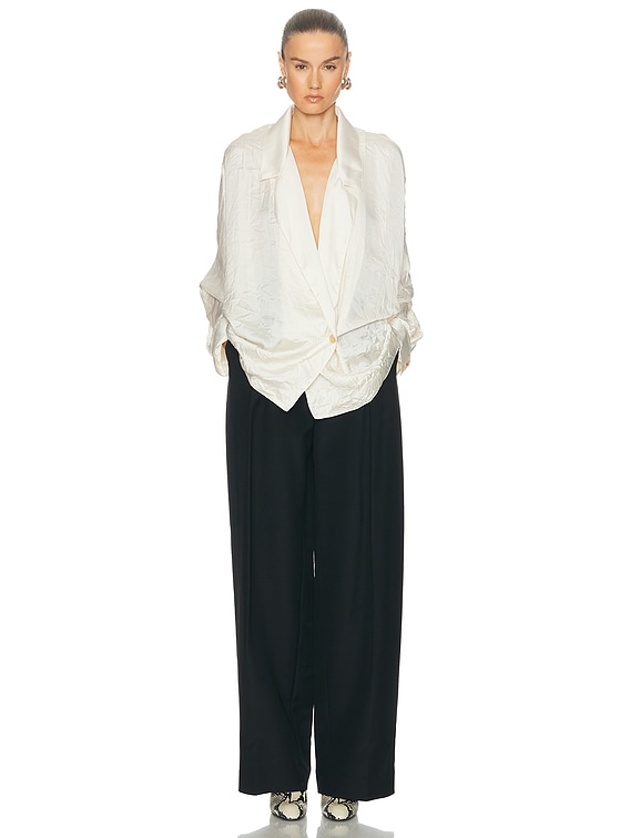 最初値下げ　khaite カイト　ブラウス KHAITE Garth Top in Crinkle Ivory | FWRD