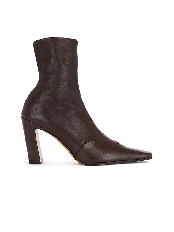 【関税込み】KHAITE ブラウン Nevada Stretch Low ブーツ KHAITE Nevada Ankle Stretch 85 Boot in Dark Brown | FWRD