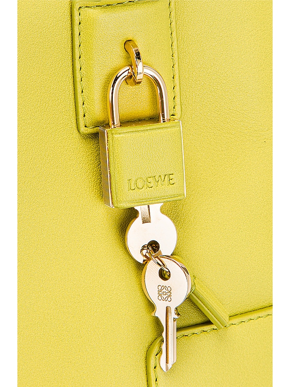 お急ぎください♪ LOEWE AMAZONA 19 スクエア Bag Loewe 2Way Bag Amazona Zipper Key Shoulder 19 F-21325 Yellow