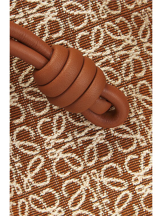 Loewe FLAMENCO CLUTCH MINI バッグ - Tan & Pecan | FWRD Loewe FLAMENCO CLUTCH MINI バッグ - Tan & Pecan | FWRD