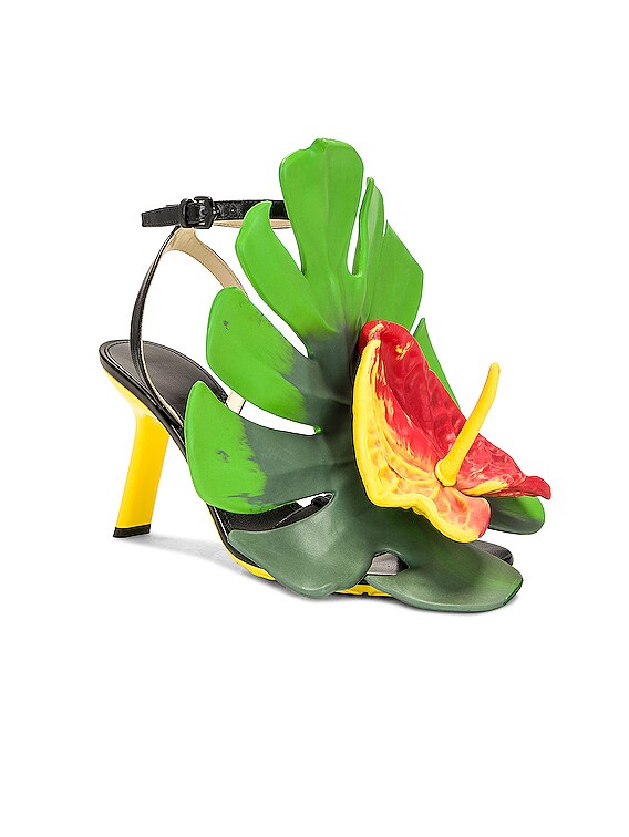 お買い得!!★ ロエベ ★ Petal Daisy サンダル 90 Loewe Petal 90 Sandal in Black | FWRD