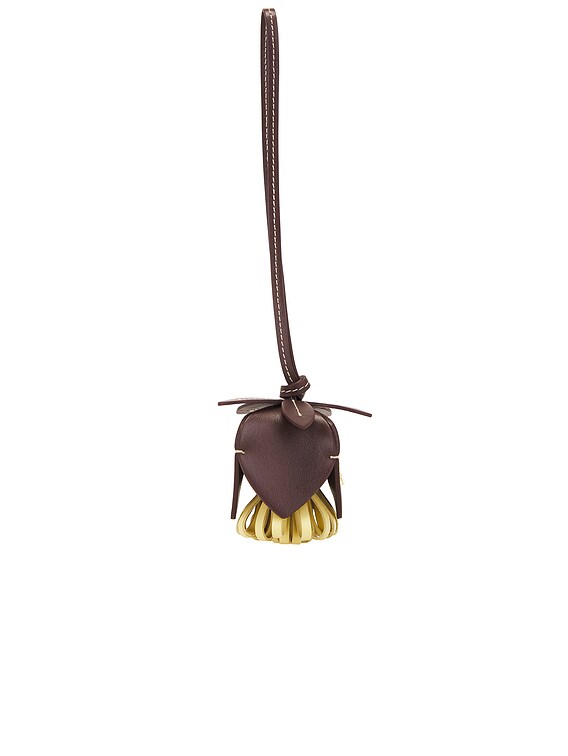 MIUMIUブローチチャーム新品/D24 Miu Miu Flower Bag Charm in Radica & Vaniglia | FWRD