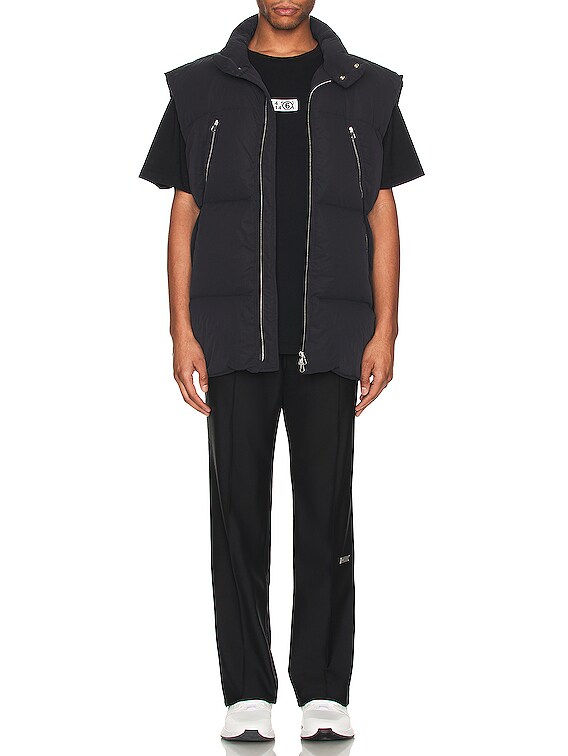 【送料&関税込】MM6 Maison Margiela Vests With Logo MM6 Maison Margiela Vest (Black Jacquard) – CNCPTS