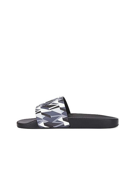 Moncler スライド - Black | FWRD