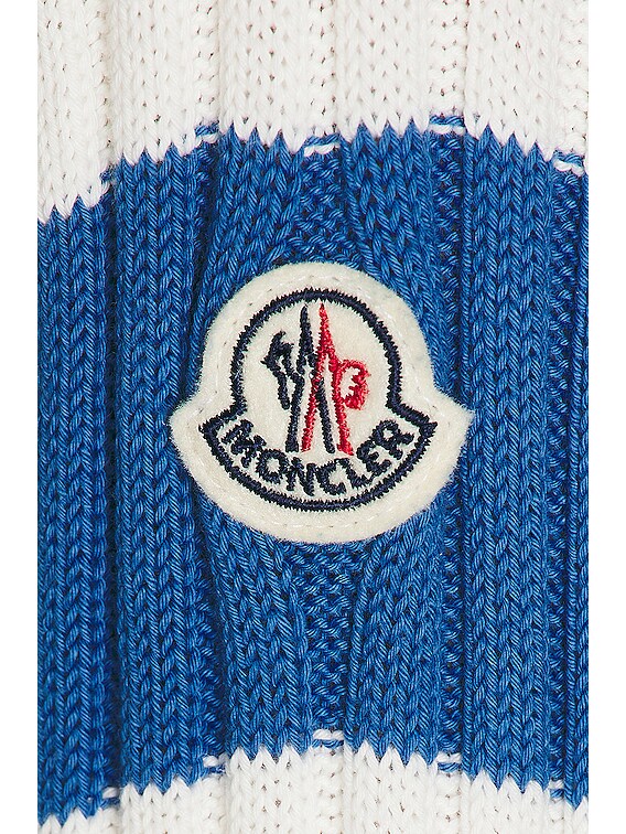 MONCLER ストライプ ニットマフラー Moncler Striped Hooded Sweater in White & Blue | FWRD