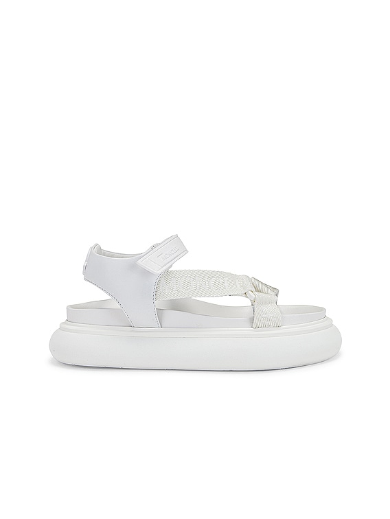 MONCLER モンクレール　CATURA カチュラ　スポーツサンダル　38 Moncler Catura Sandal in White | FWRD