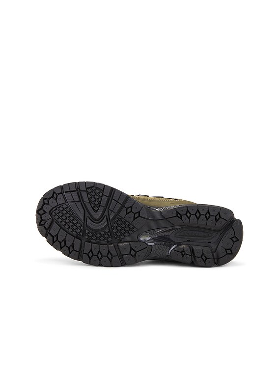 New Balance 1906r Sneaker in Dark Camo, Black, & Covert Green | FWRD