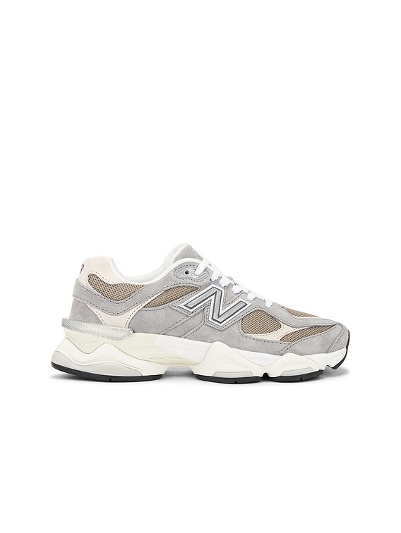 9060 Sneakers