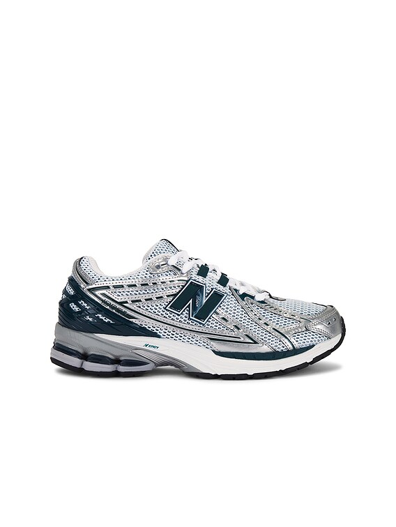 1906r Sneakers