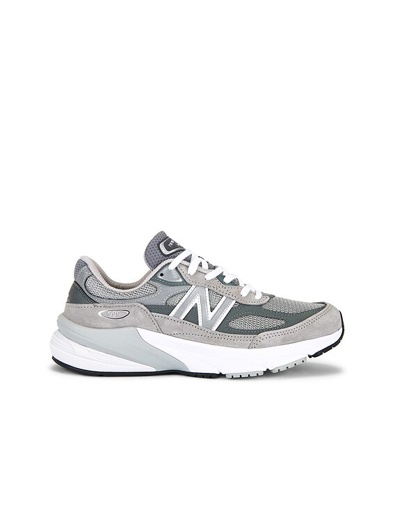 NEW BALANCE 990 スニーカー New Balance 990 Sneaker in Grey | FWRD