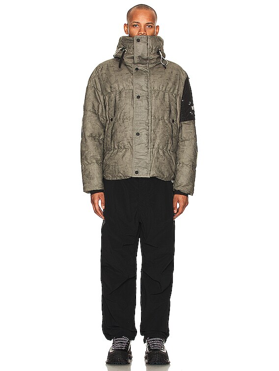 goen° plant planet　ふくろうブランケット NemeN Leaf Down Jacket in Light Grey | FWRD