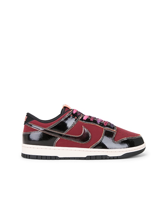 Nike Dunk Low Retro Se in Dark Team Red, Solar Red, Black, Silt