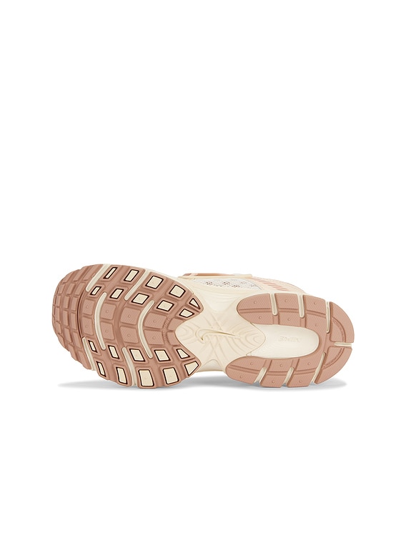 Nike V5 Runner Sneaker in Soft Pearl, Pearl White, Metallic Silver