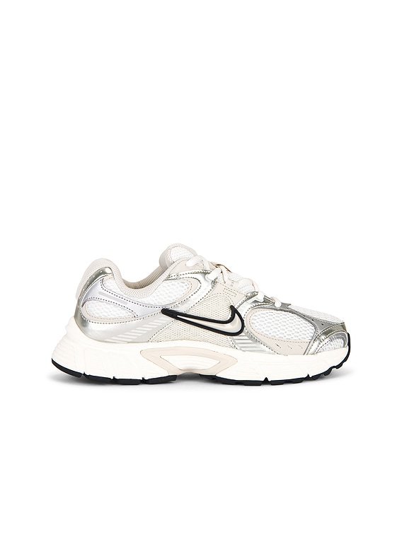 V5 Runner Sneaker