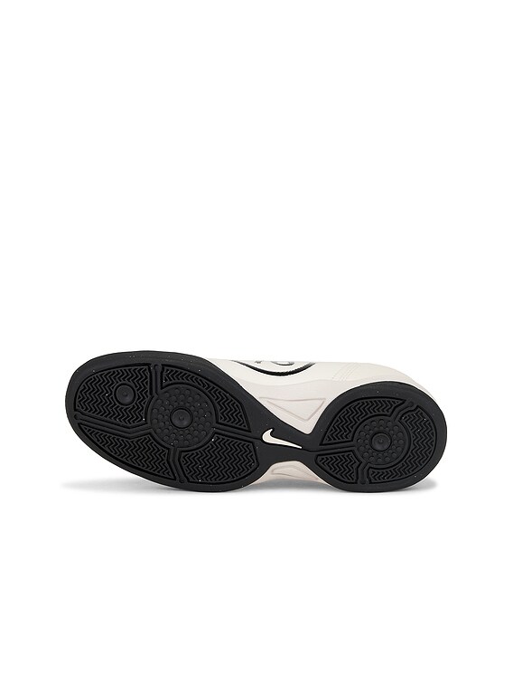 T90 SP Sneaker