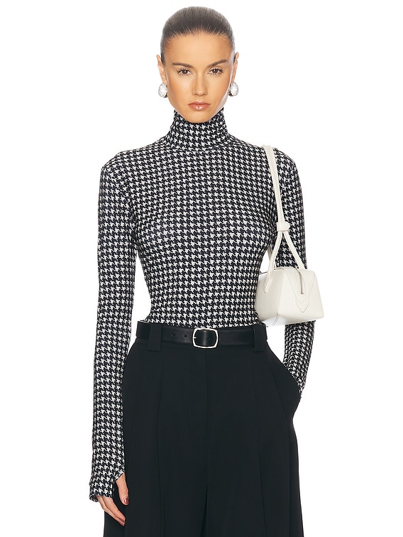 Norma Kamali Slim Fit Longsleeve Turtleneck Top in Large