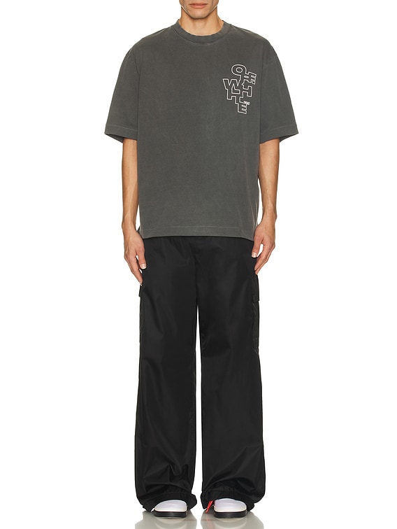 ★Off-White★ Outline Arrow Skate Short Sleeve T-Shirt Black OFF-WHITE Outline Arrow Skate T-Shirt in Black | FWRD