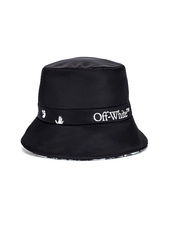 Off-White SEASONAL バケットハット ブラック OFF-WHITE Logo Viscose Rain Cap in Black & White | FWRD