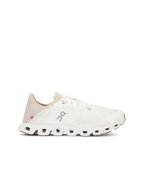 On CLOUD 5 スニーカー - Undyed-white & Pearl | FWRD