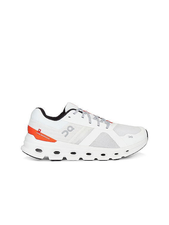 On CLOUDRUNNER スニーカー - Undyed-white | Flame | FWRD