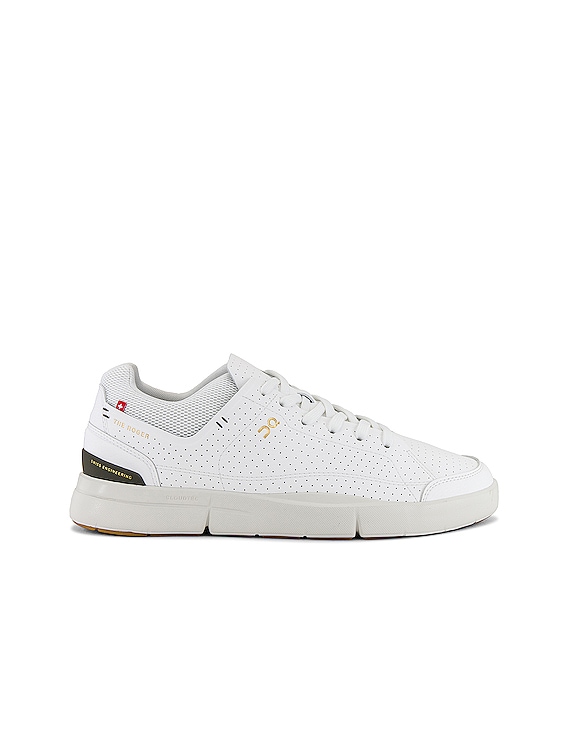 On THE ROGER CENTRE COURT スニーカー - White | Olive | FWRD