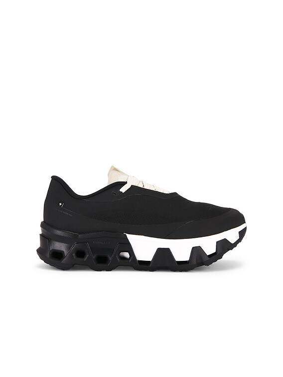 On x POST ARCHIVE FACTION (PAF) Cloudmonster Hyper in Black | FWRD