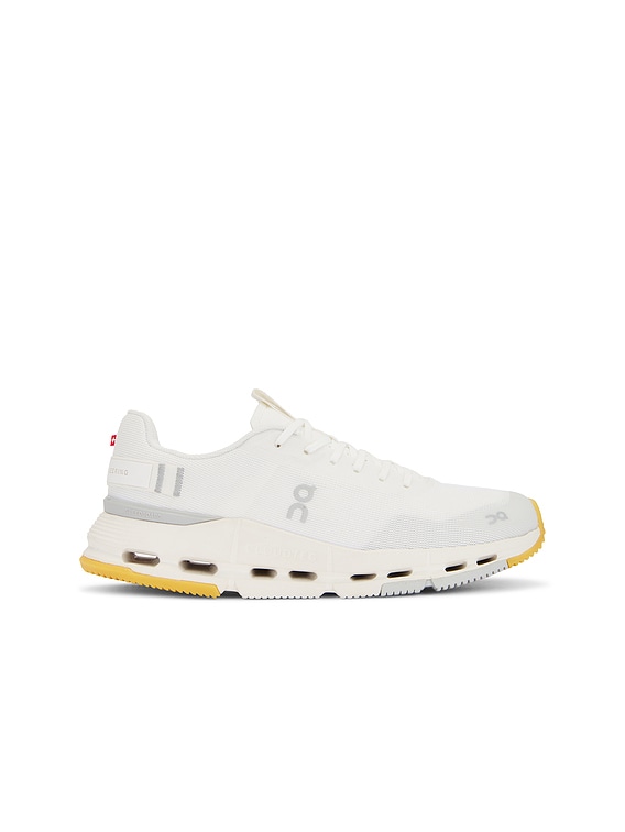 Cloudnova Form 2 Sneaker