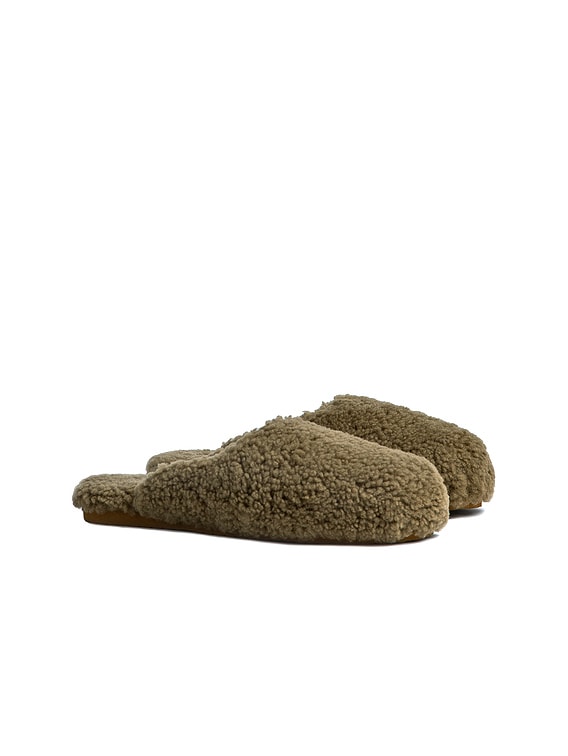 Parachute Shearling Wool Lounge Slippers in Olive FWRD